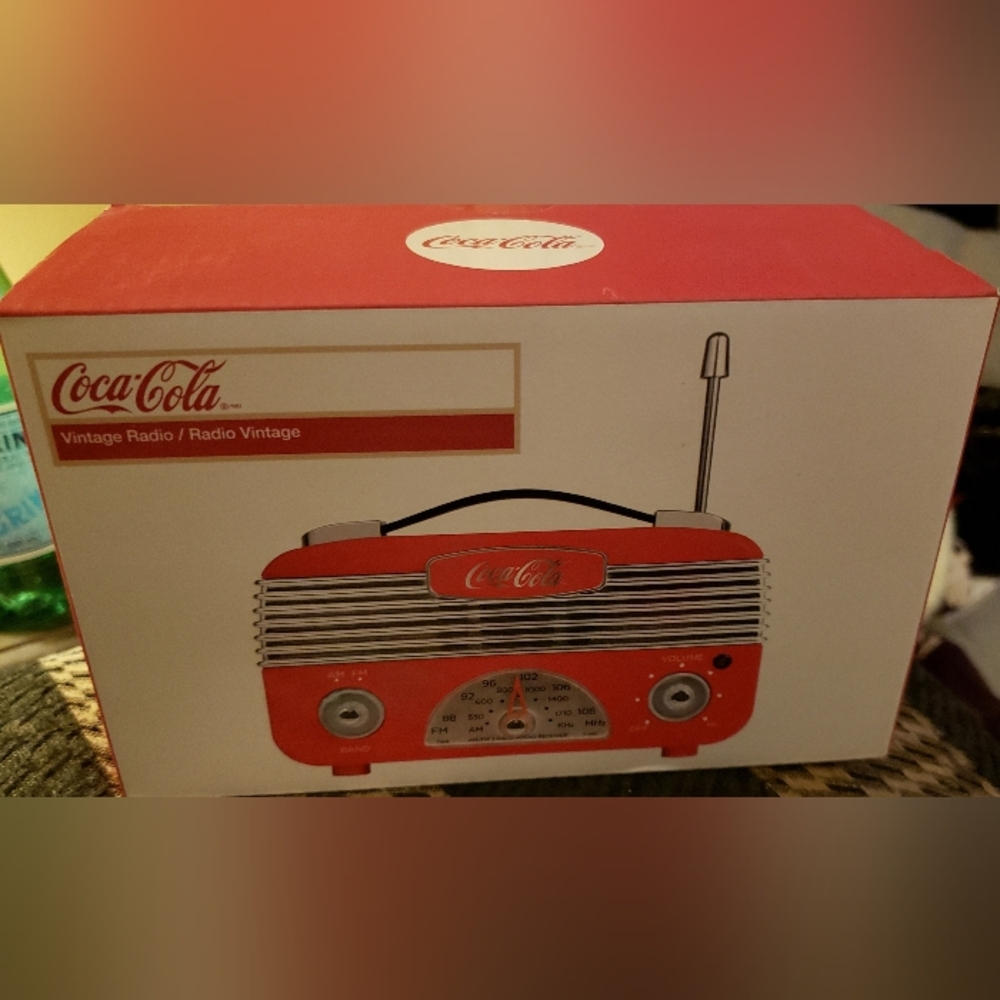 Coca Cola Vintage Red Radio